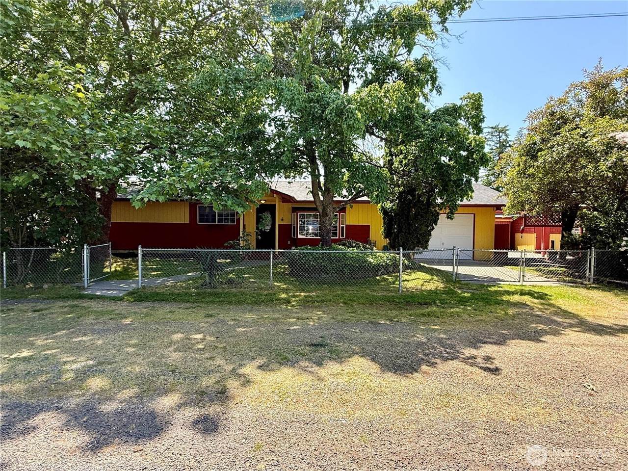 201 Montana Street South, Rainier, WA 98576