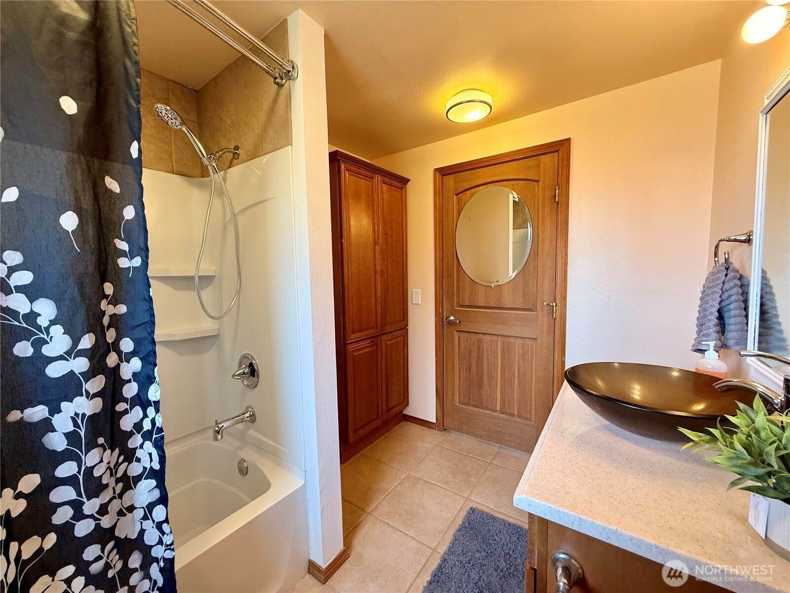 201 Montana Street South, Rainier, WA 98576