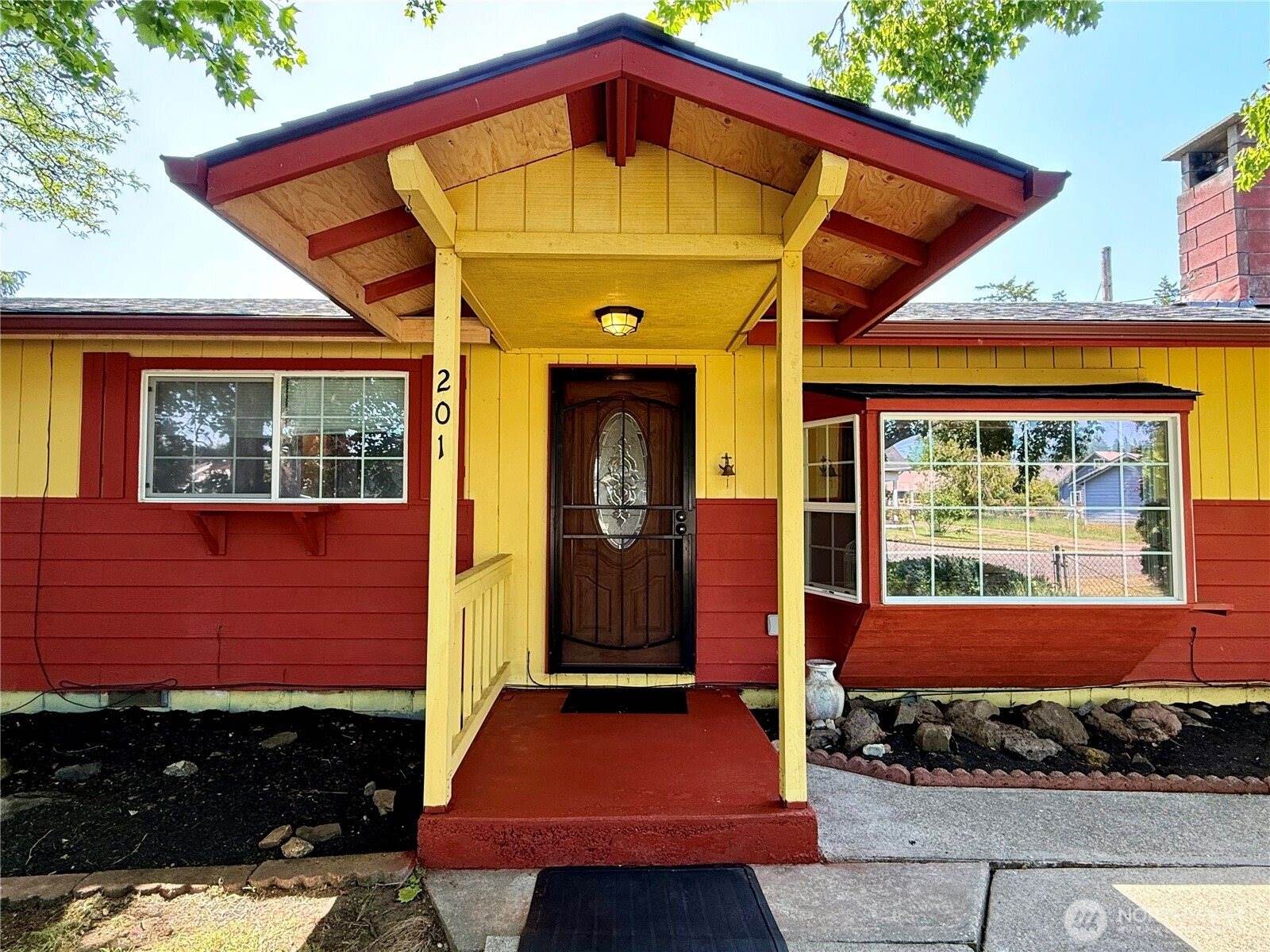 201 Montana Street South, Rainier, WA 98576