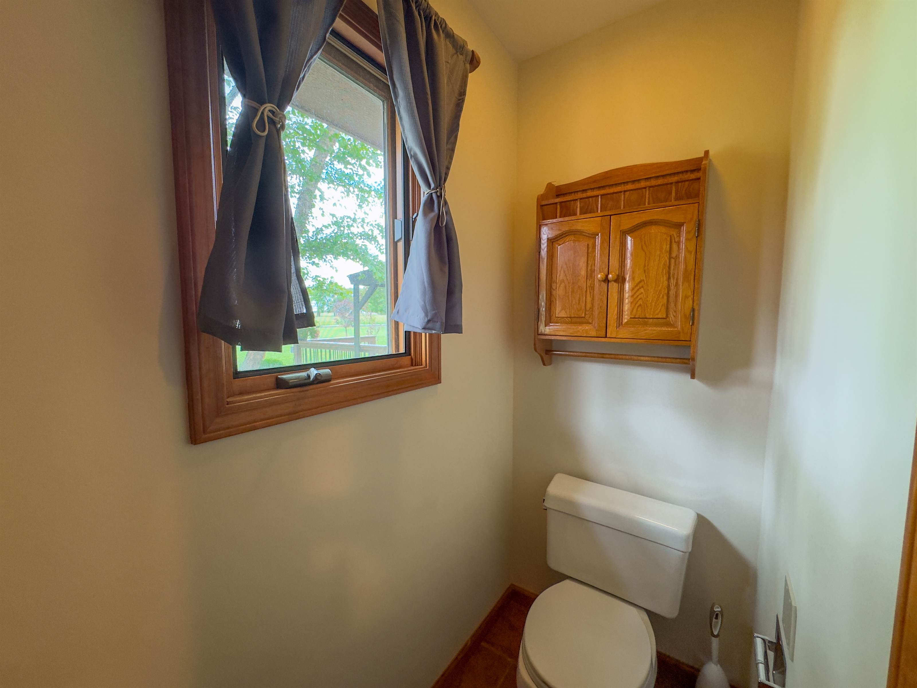 6045 SE 61st St, Tecumseh, KS 66542