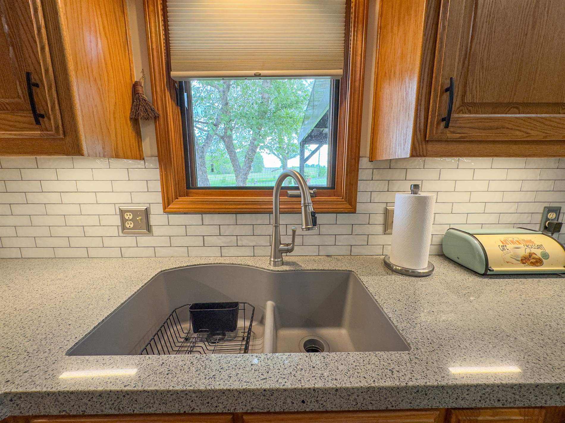 6045 SE 61st St, Tecumseh, KS 66542