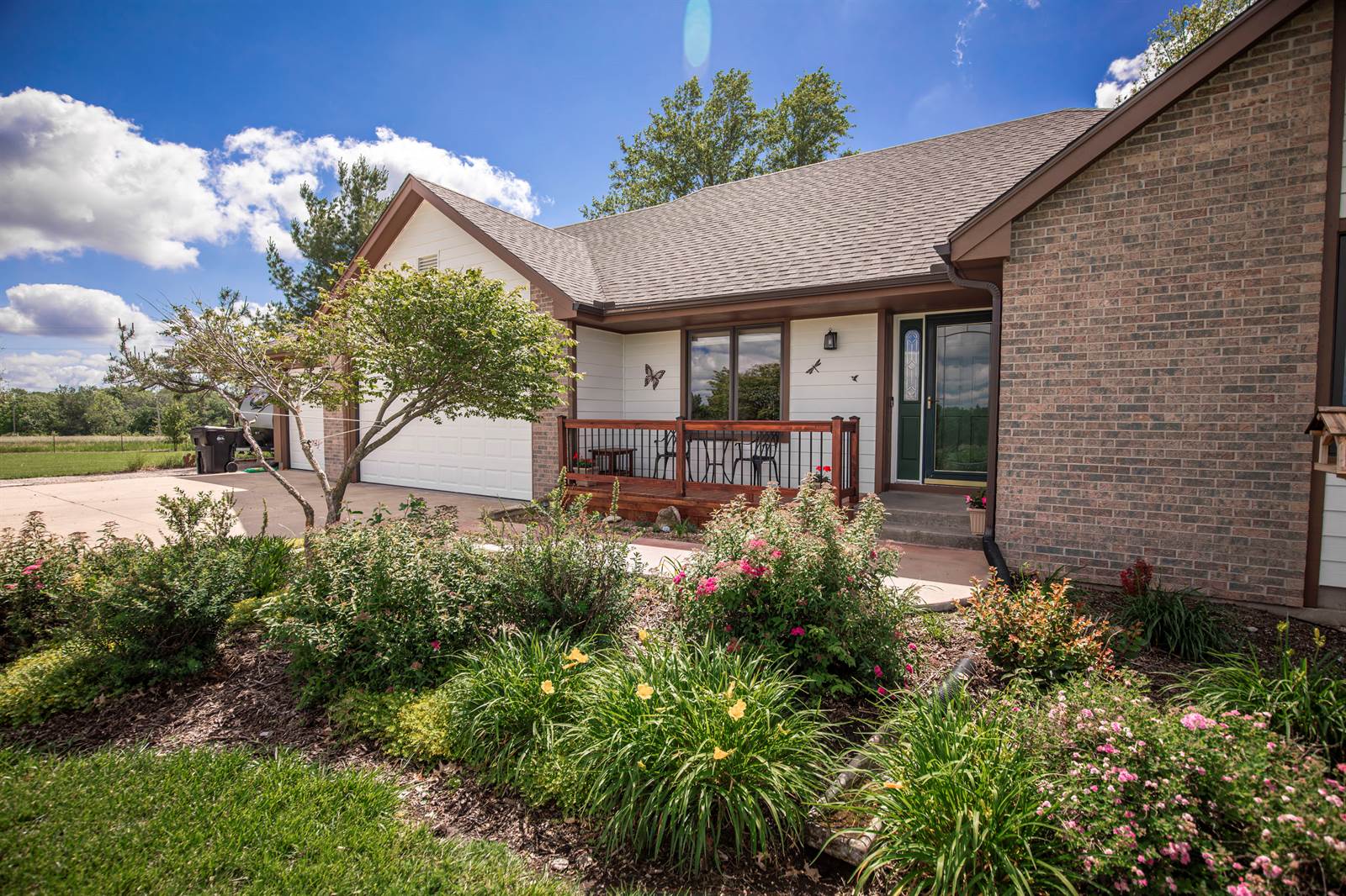 6045 SE 61st St, Tecumseh, KS 66542