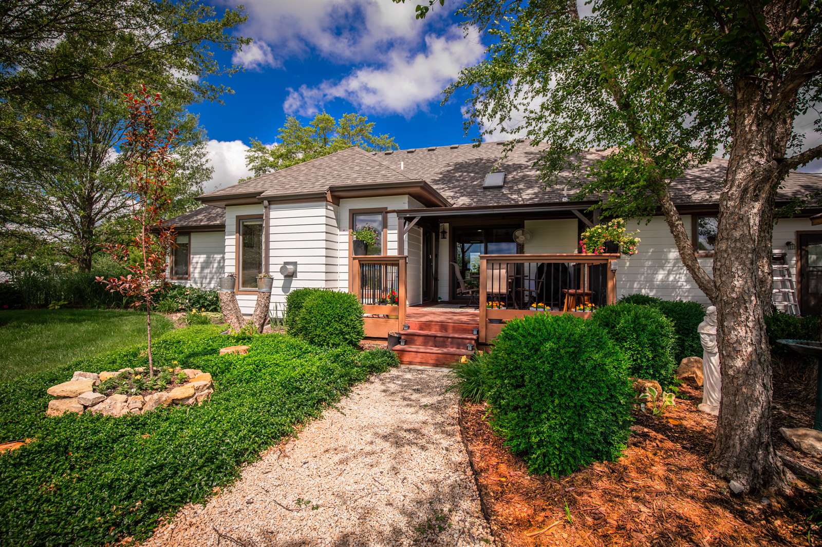 6045 SE 61st St, Tecumseh, KS 66542