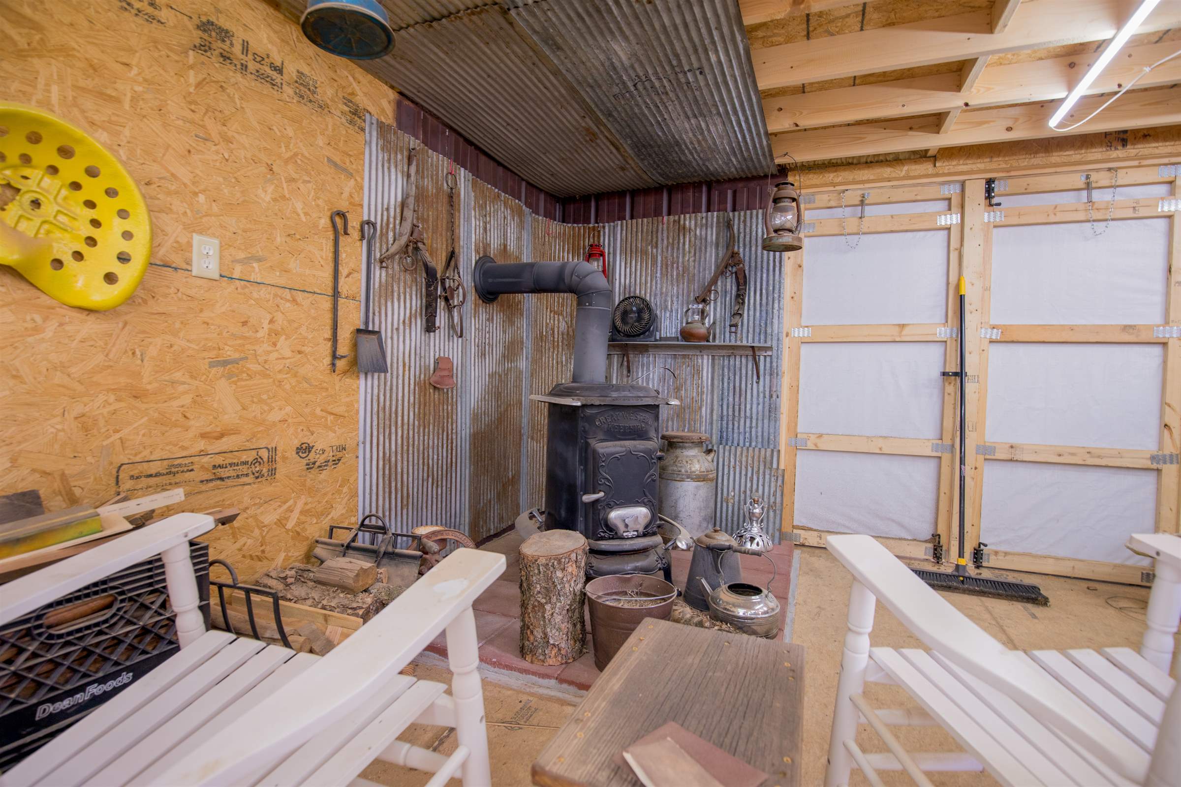 6045 SE 61st St, Tecumseh, KS 66542