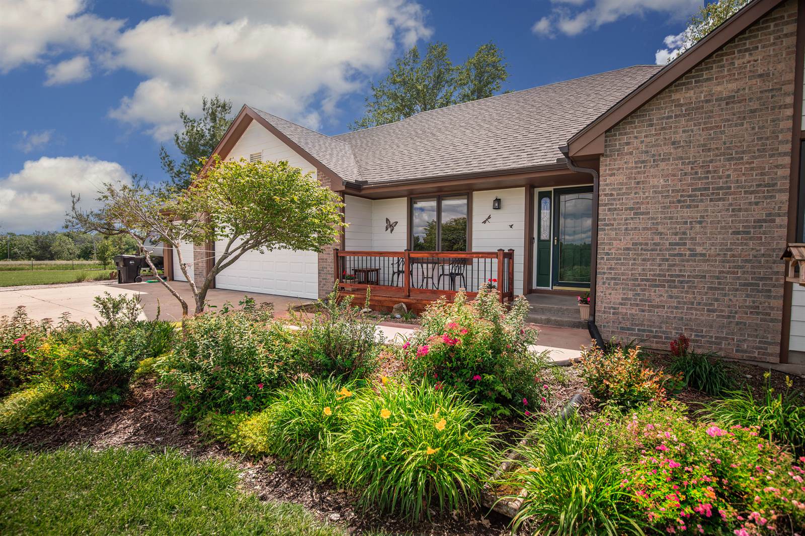 6045 SE 61st St, Tecumseh, KS 66542