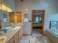 6045 SE 61st St, Tecumseh, KS 66542