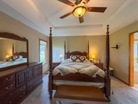 6045 SE 61st St, Tecumseh, KS 66542