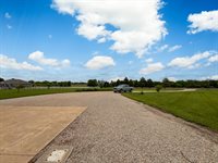 6045 SE 61st St, Tecumseh, KS 66542