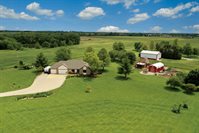 6045 SE 61st St, Tecumseh, KS 66542