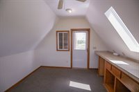 6045 SE 61st St, Tecumseh, KS 66542