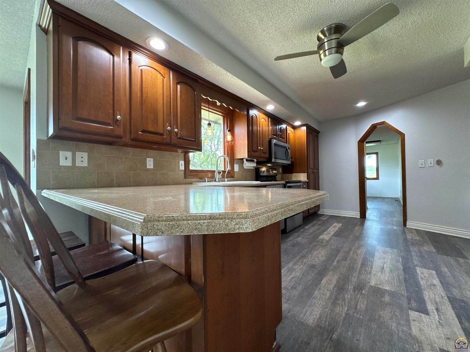 6301 SE Croco RD, Berryton, KS 66409