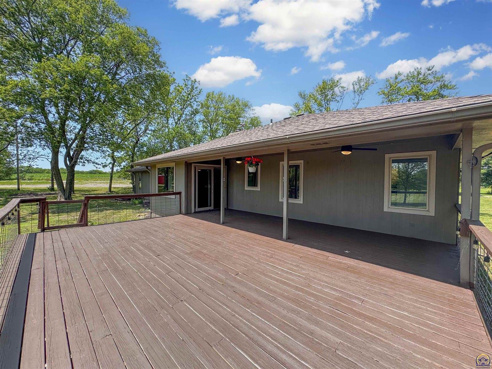 6301 SE Croco RD, Berryton, KS 66409