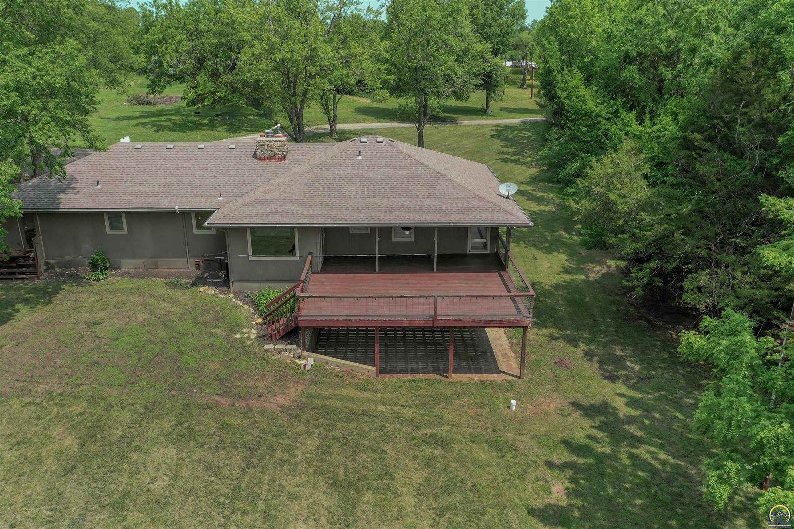 6301 SE Croco RD, Berryton, KS 66409