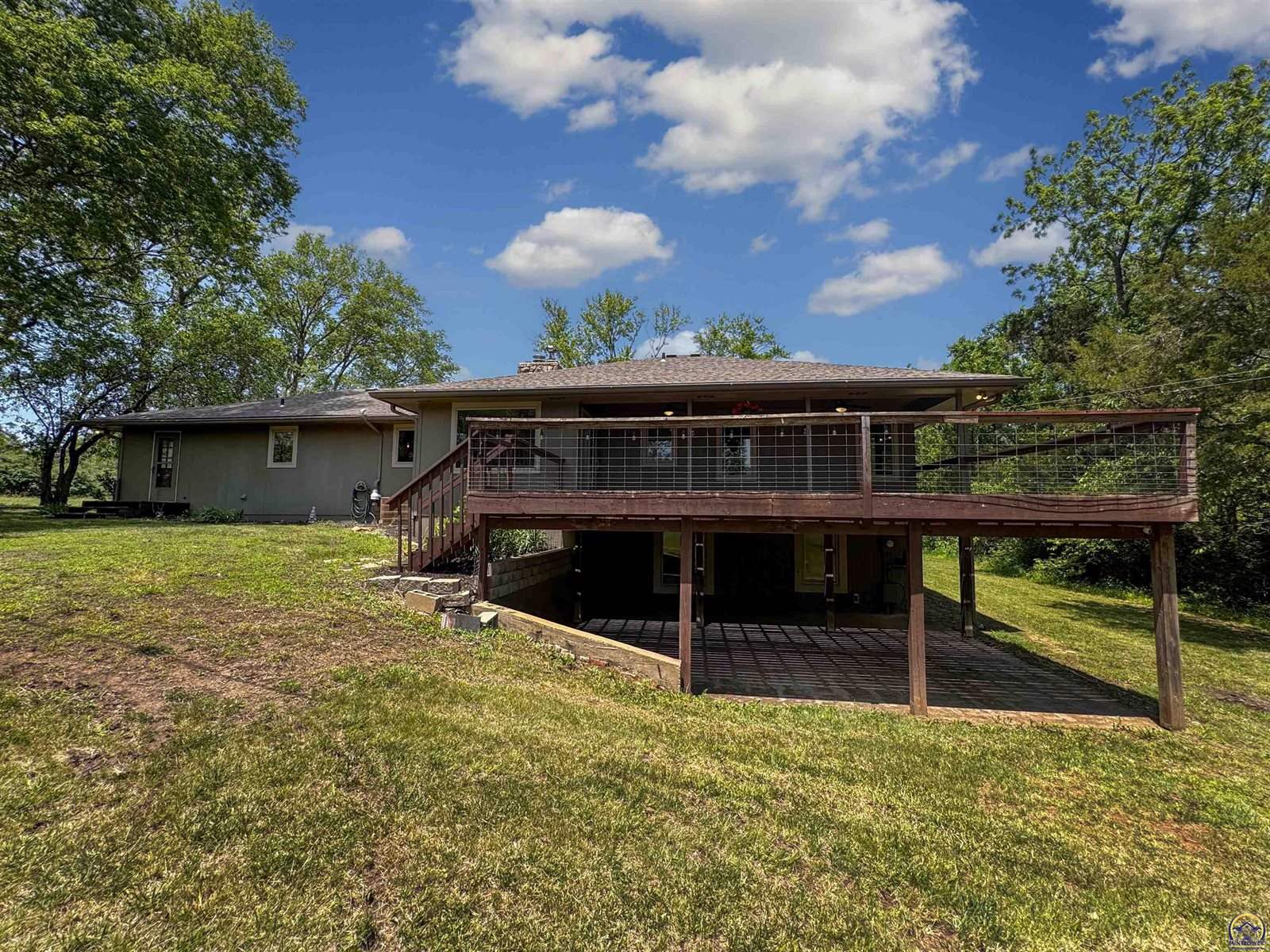 6301 SE Croco RD, Berryton, KS 66409