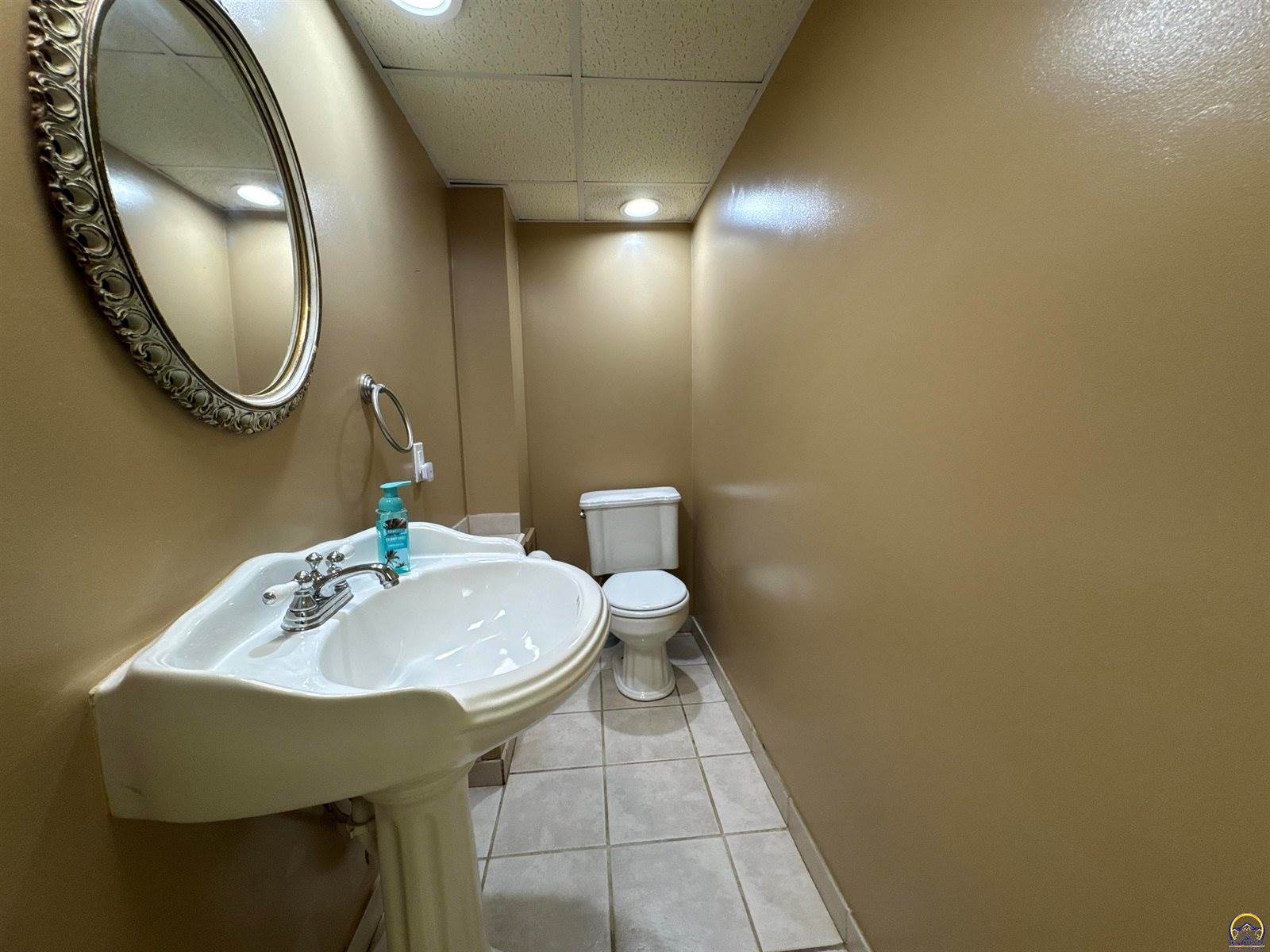 6301 SE Croco RD, Berryton, KS 66409