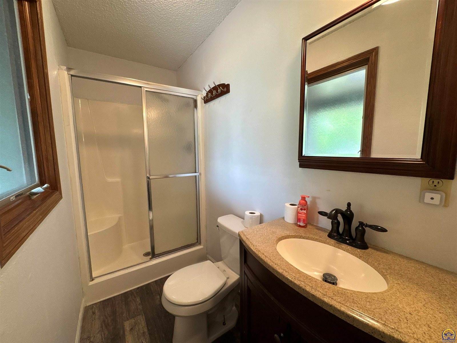 6301 SE Croco RD, Berryton, KS 66409