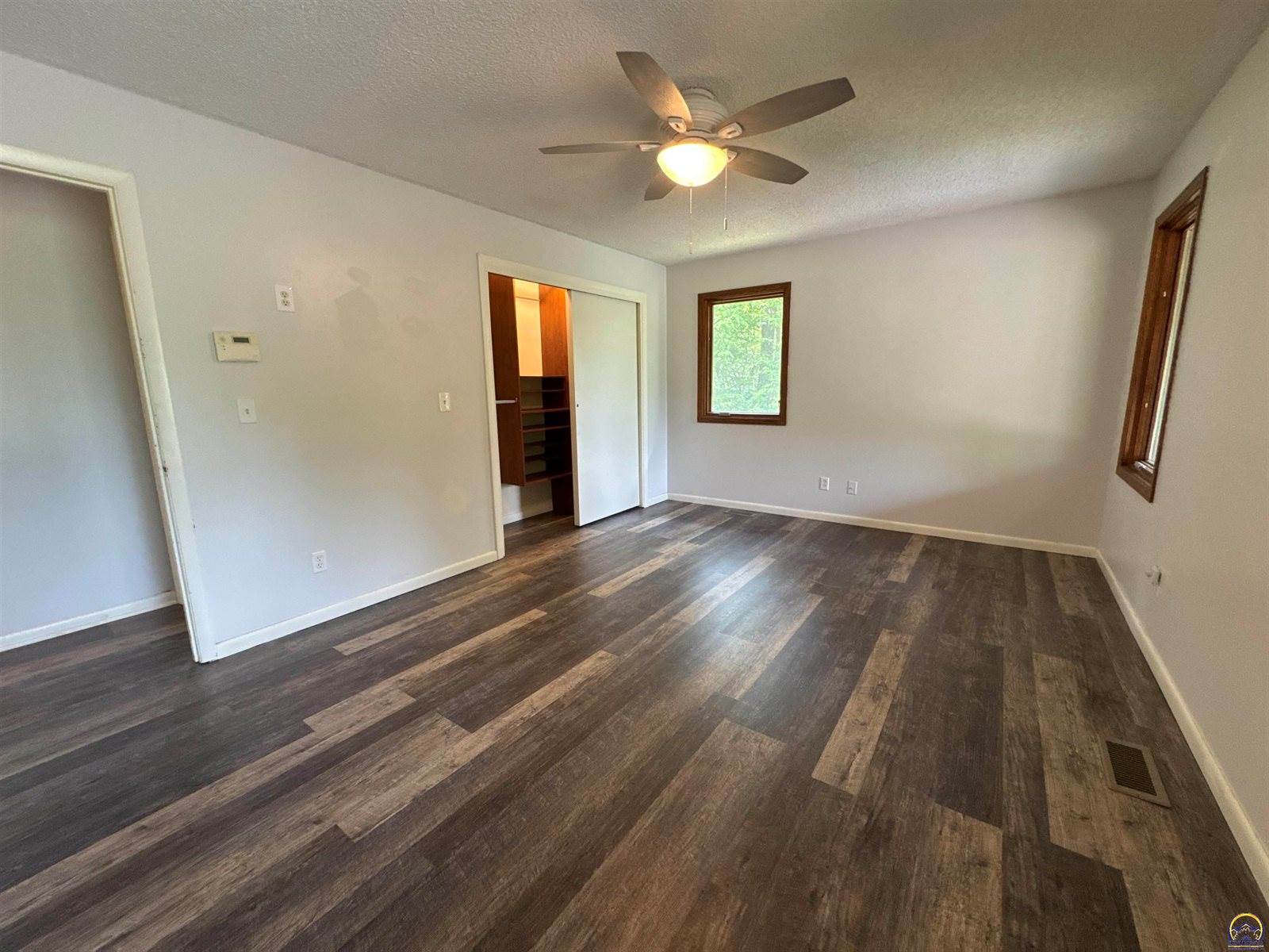 6301 SE Croco RD, Berryton, KS 66409