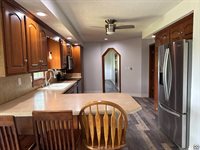 6301 SE Croco RD, Berryton, KS 66409