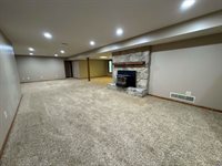 6301 SE Croco RD, Berryton, KS 66409