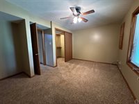 6301 SE Croco RD, Berryton, KS 66409