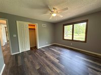 6301 SE Croco RD, Berryton, KS 66409