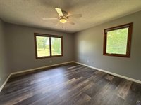 6301 SE Croco RD, Berryton, KS 66409