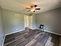 6301 SE Croco RD, Berryton, KS 66409