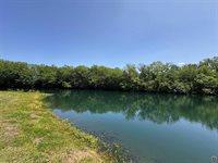 6301 SE Croco RD, Berryton, KS 66409