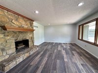 6301 SE Croco RD, Berryton, KS 66409