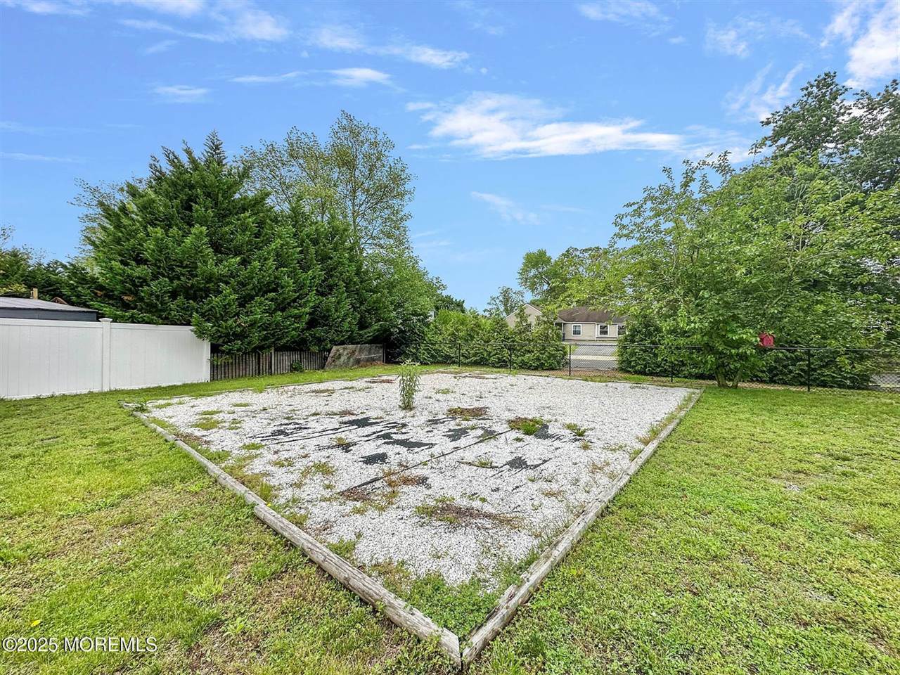 893 New Jersey Avenue, Toms River, NJ 08753