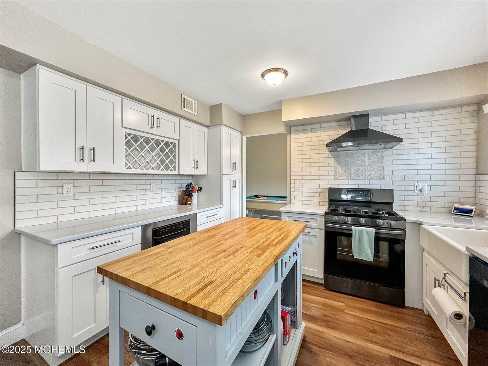 893 New Jersey Avenue, Toms River, NJ 08753