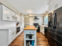 893 New Jersey Avenue, Toms River, NJ 08753