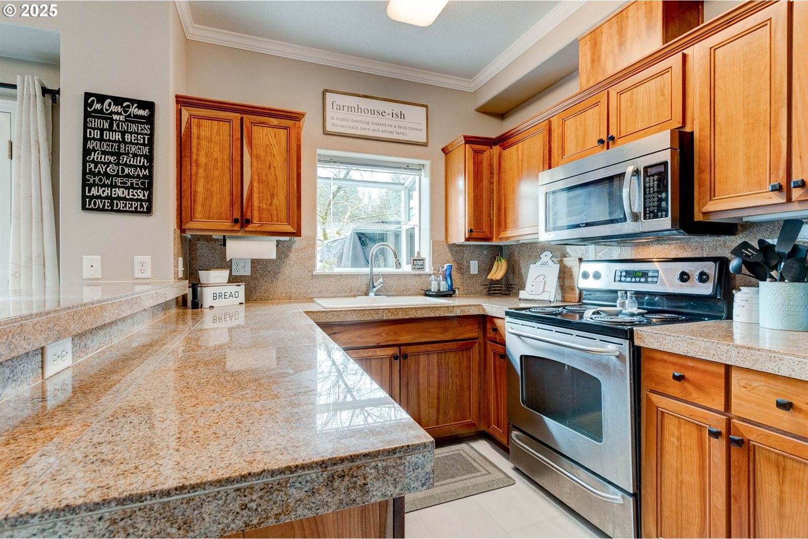 30370 SW Rebekah St, Wilsonville, OR 97070