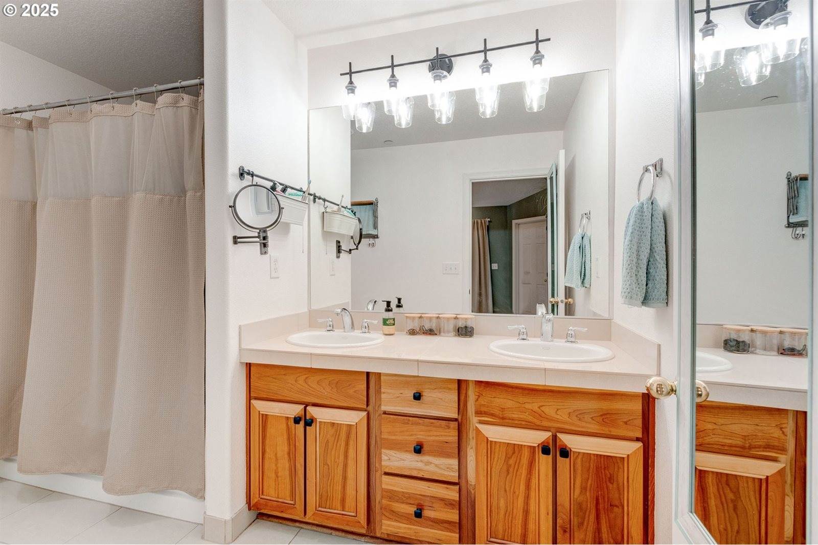 30370 SW Rebekah St, Wilsonville, OR 97070