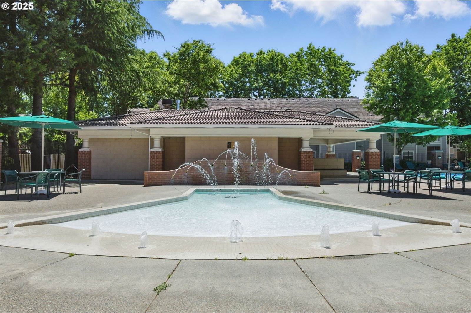 30370 SW Rebekah St, Wilsonville, OR 97070