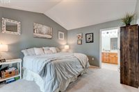 30370 SW Rebekah St, Wilsonville, OR 97070