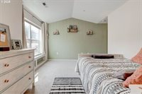 30370 SW Rebekah St, Wilsonville, OR 97070