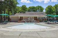 30370 SW Rebekah St, Wilsonville, OR 97070