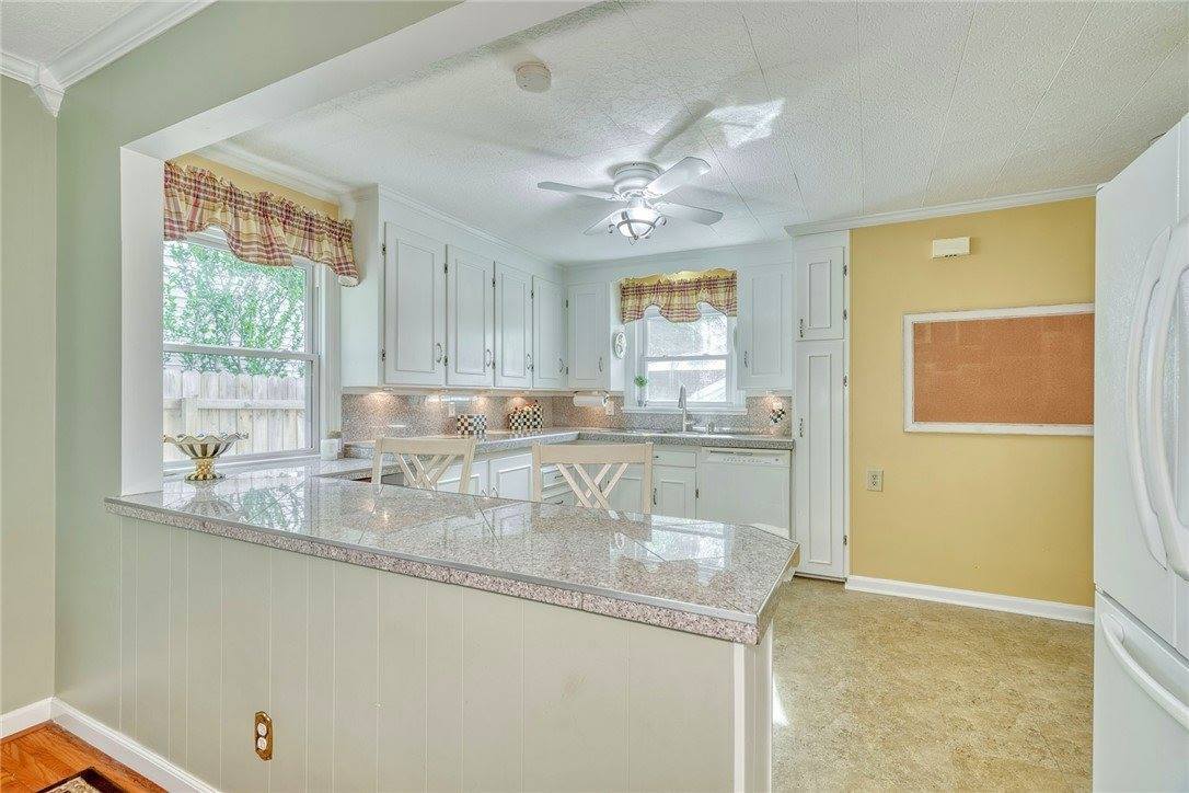 910 Roosevelt Road, East Rochester, NY 14445