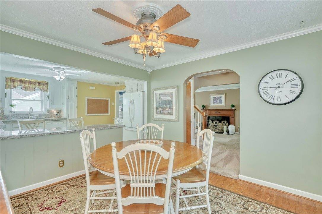 910 Roosevelt Road, East Rochester, NY 14445