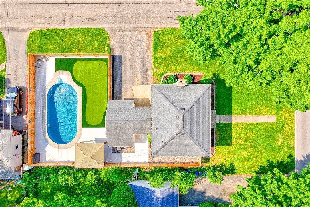 910 Roosevelt Road, East Rochester, NY 14445