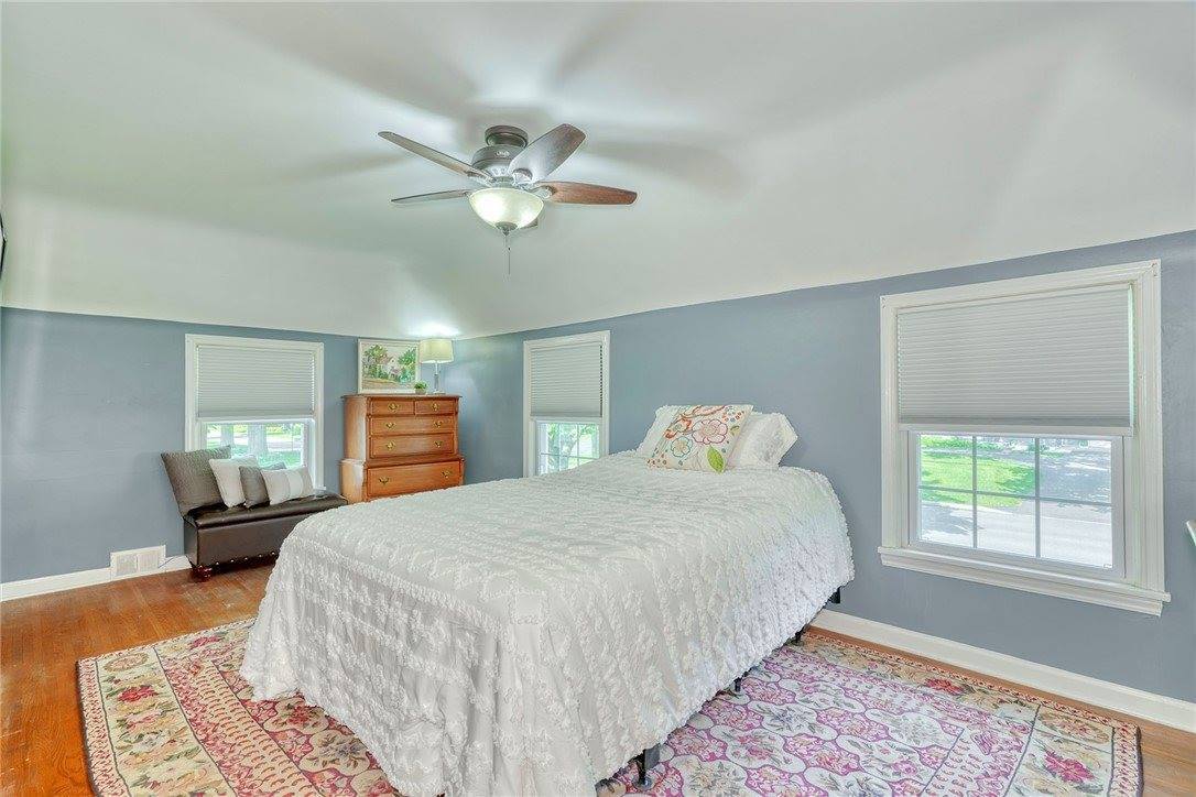 910 Roosevelt Road, East Rochester, NY 14445