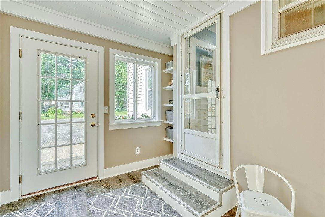 910 Roosevelt Road, East Rochester, NY 14445