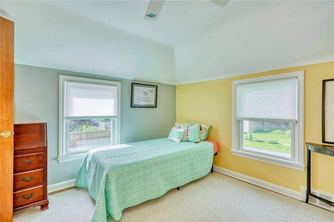 910 Roosevelt Road, East Rochester, NY 14445