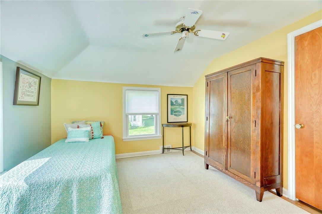 910 Roosevelt Road, East Rochester, NY 14445