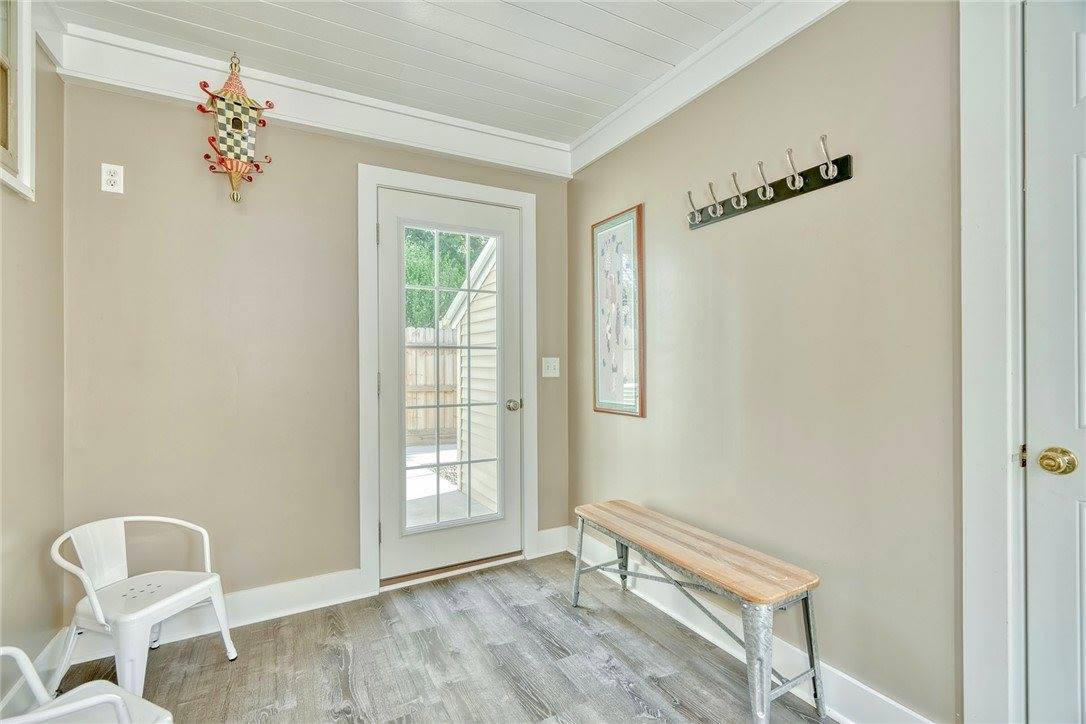 910 Roosevelt Road, East Rochester, NY 14445