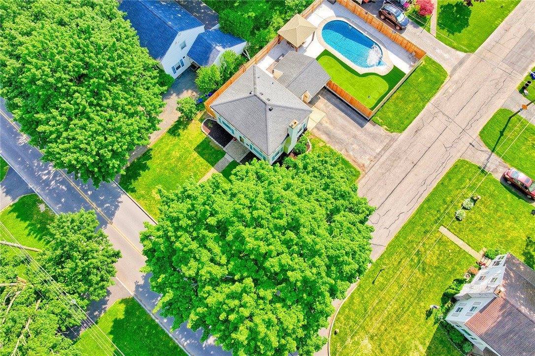 910 Roosevelt Road, East Rochester, NY 14445