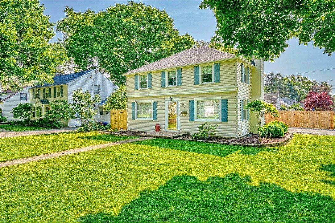 910 Roosevelt Road, East Rochester, NY 14445