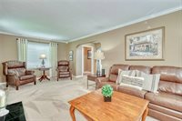 910 Roosevelt Road, East Rochester, NY 14445