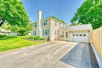 910 Roosevelt Road, East Rochester, NY 14445